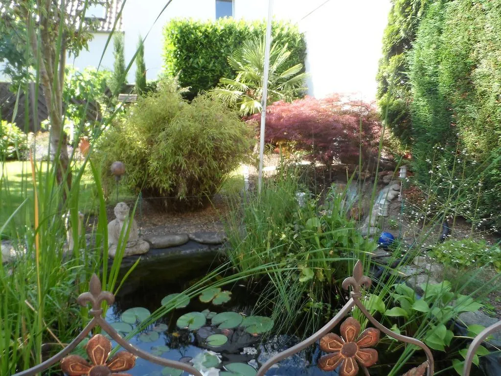 Studio Apartment Dusseldorf Homestay